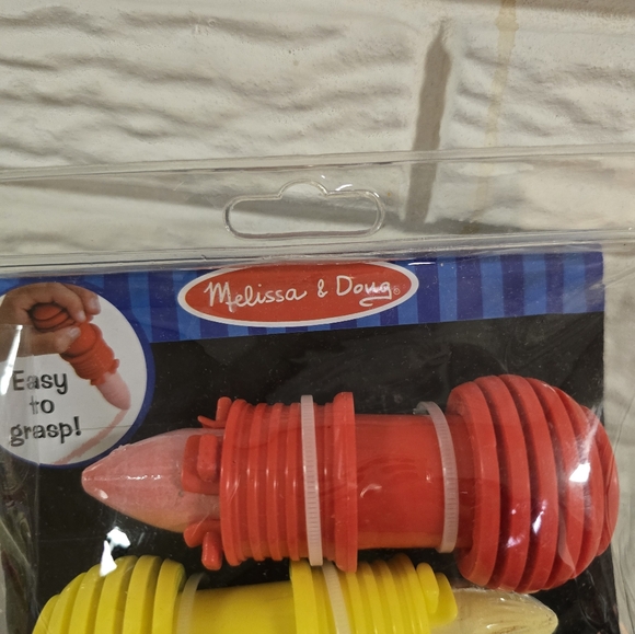 Melissa and Doug sidewalk chalk set, brand new - Picture 9 of 9